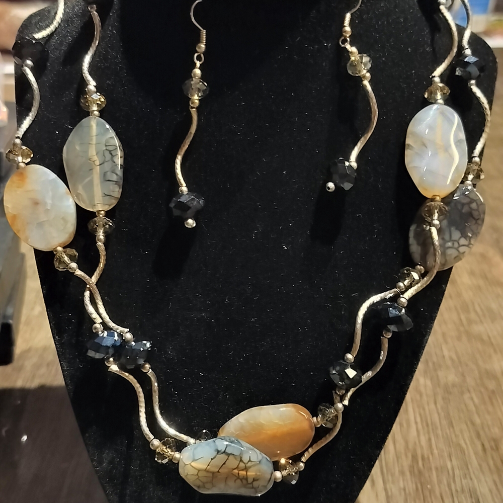Park Lane Elegant Gold and Black Jewelry Set